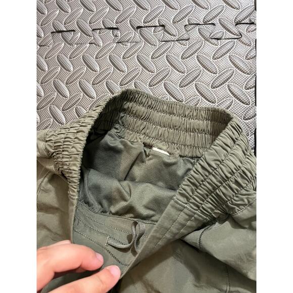 Lululemon‎ Hotty Hot Short *High-Rise Long 4" Olive Green Womens Size 0 LW7AYXT - Picture 2 of 7